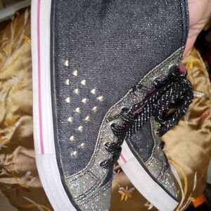 Austin Trading Co. High tops, size 5